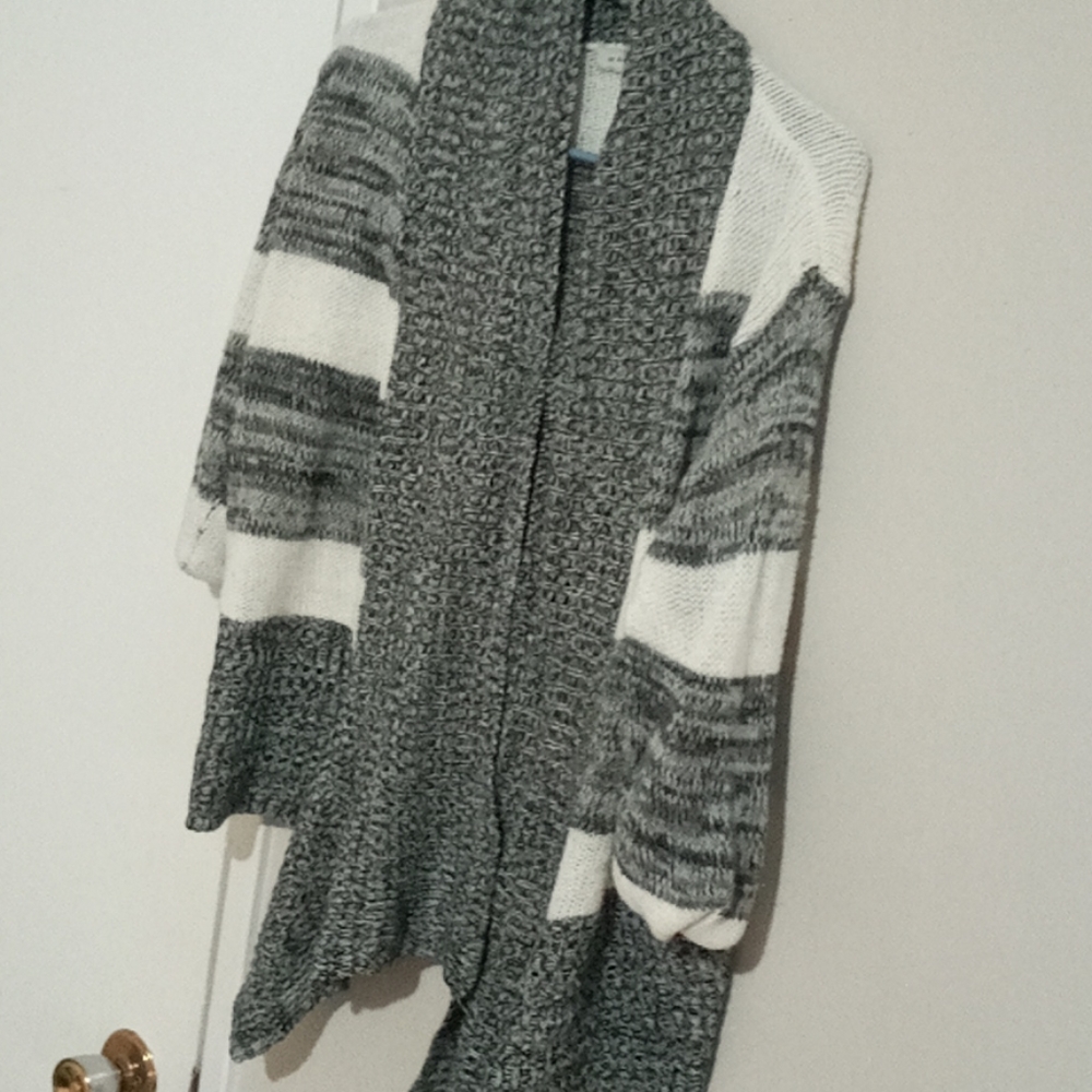 Clothes - Picture 4 of 4